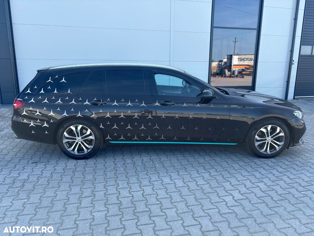 Mercedes-Benz E 220 d 4Matic 9G-TRONIC - 3