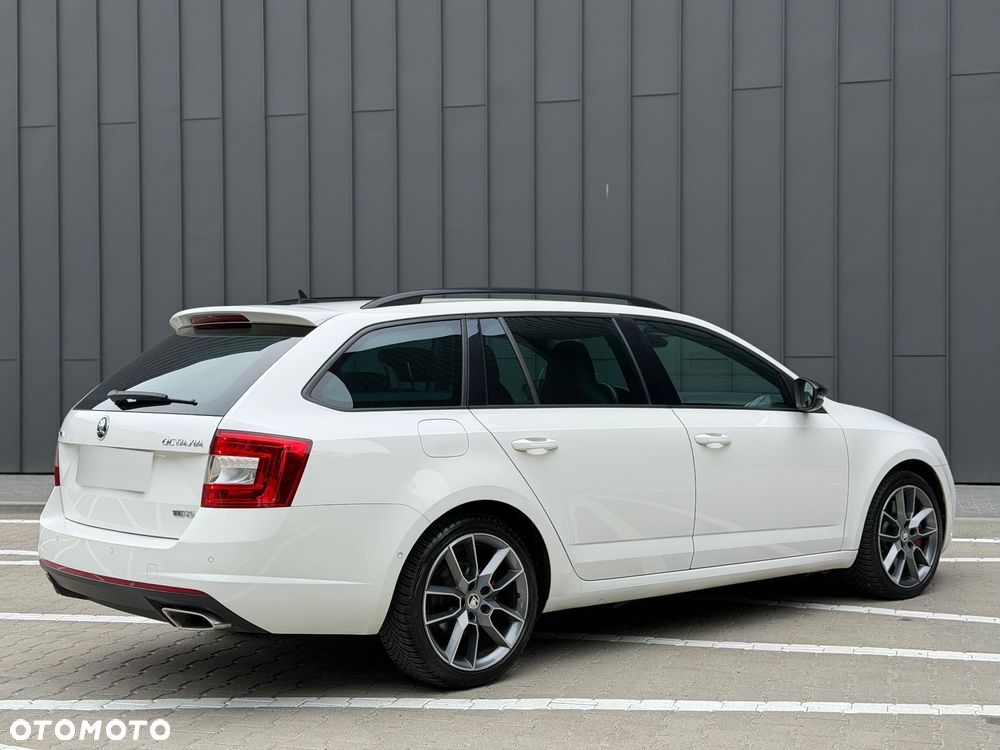 Skoda Octavia 2.0 TDI DSG RS - 11