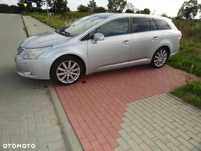 Toyota Avensis - 1