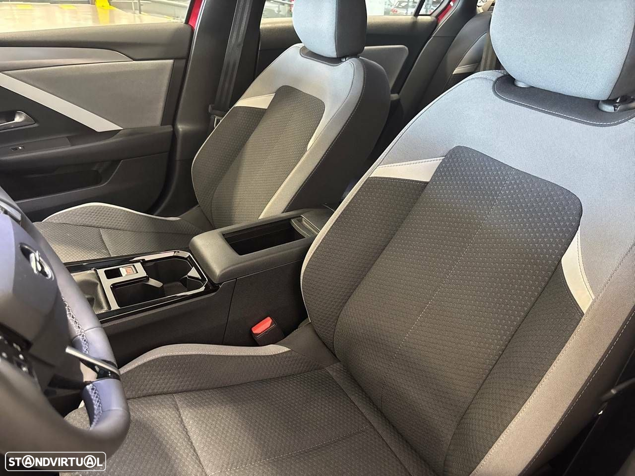 Opel Astra 1.2 T Edition - 9