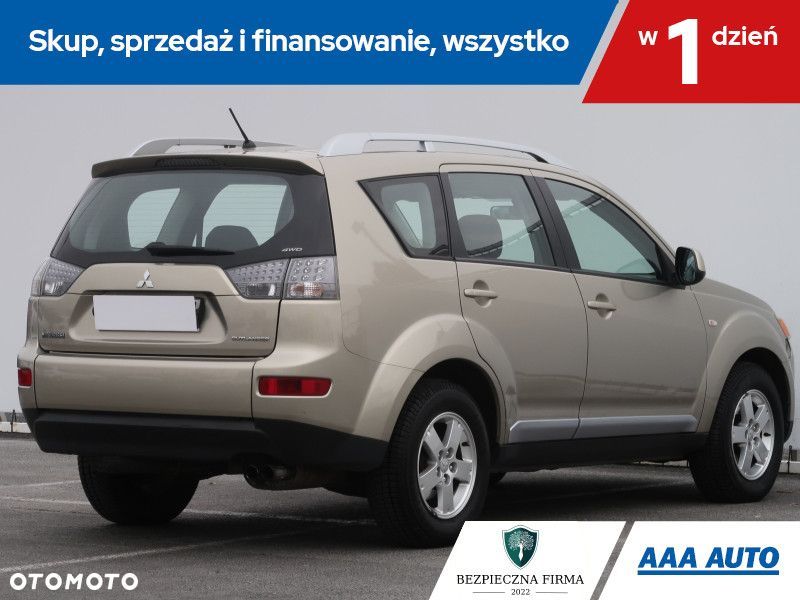 Mitsubishi Outlander - 6
