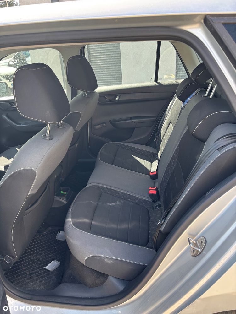 Skoda Fabia 1.0 TSI Ambition DSG - 10