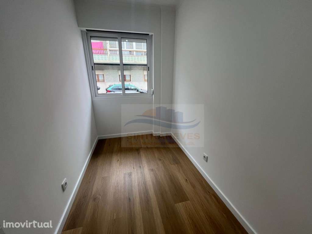 Apartamento T1+2 totalmente remodelado com logradouro privativo na ... - Grande imagem: 5/18