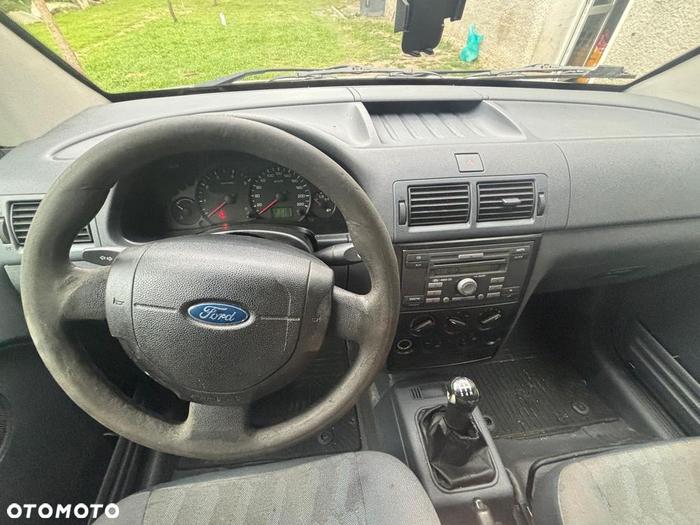 Ford Transit Connect - 8