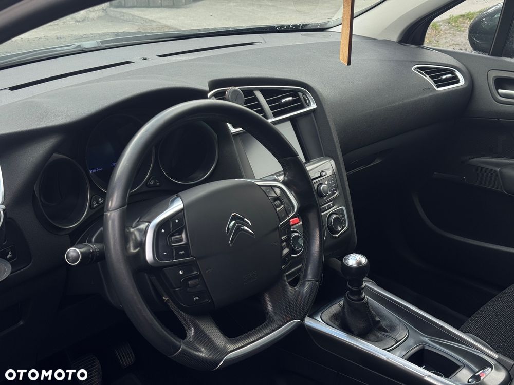 Citroën C4 e-HDi 115 Exclusive - 11