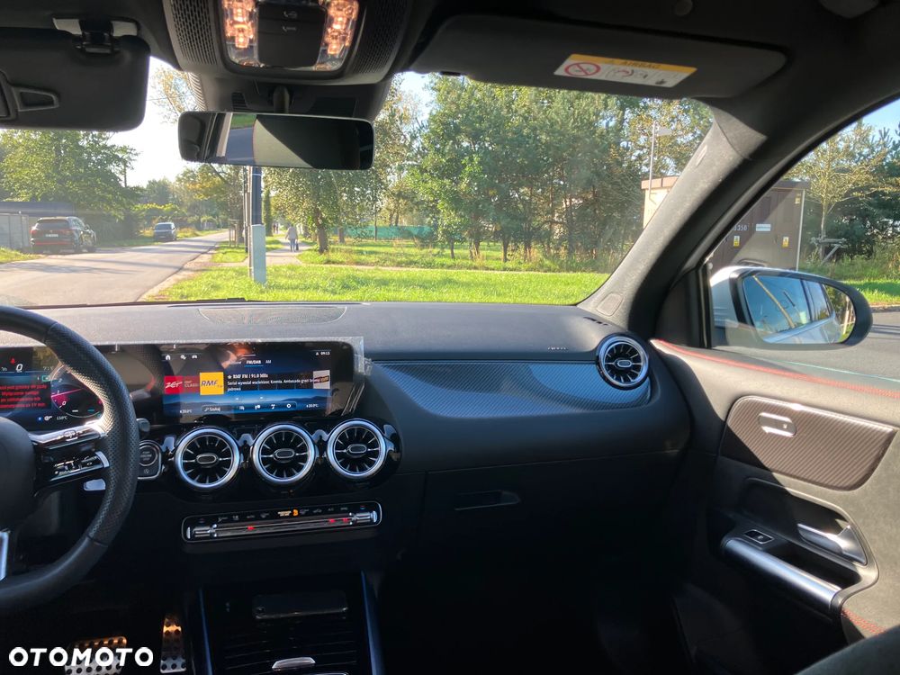 Mercedes-Benz GLA - 17