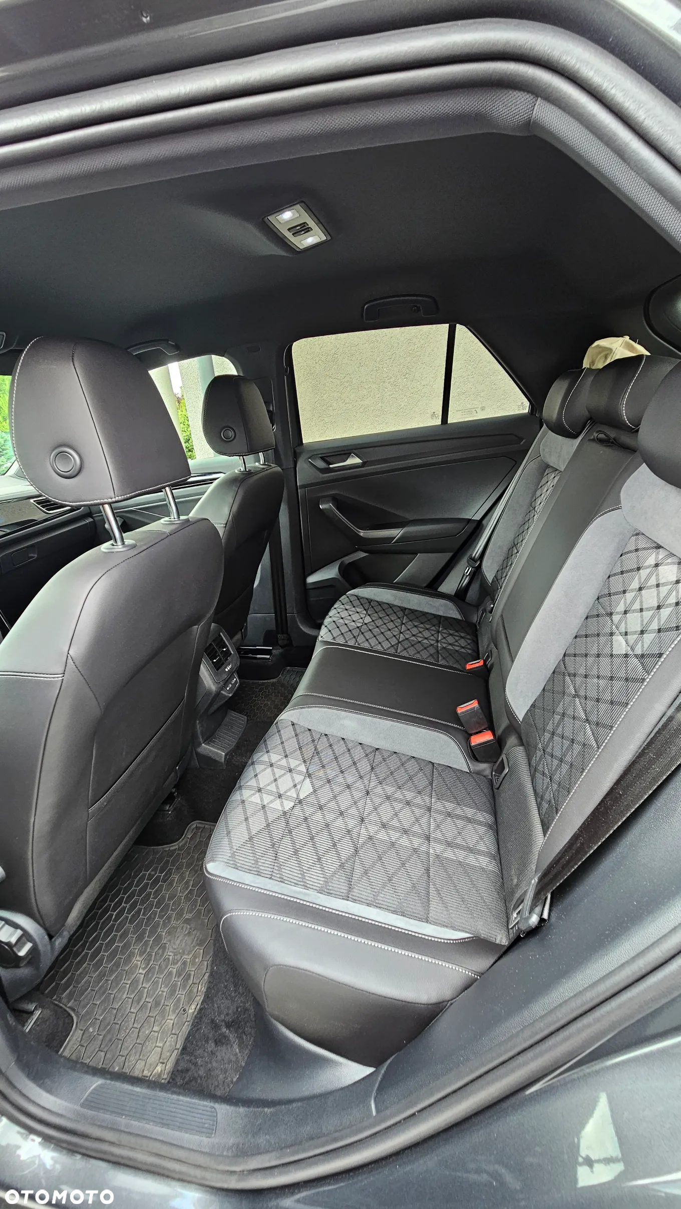 Volkswagen T-Roc 1.5 TSI R-Line DSG - 15