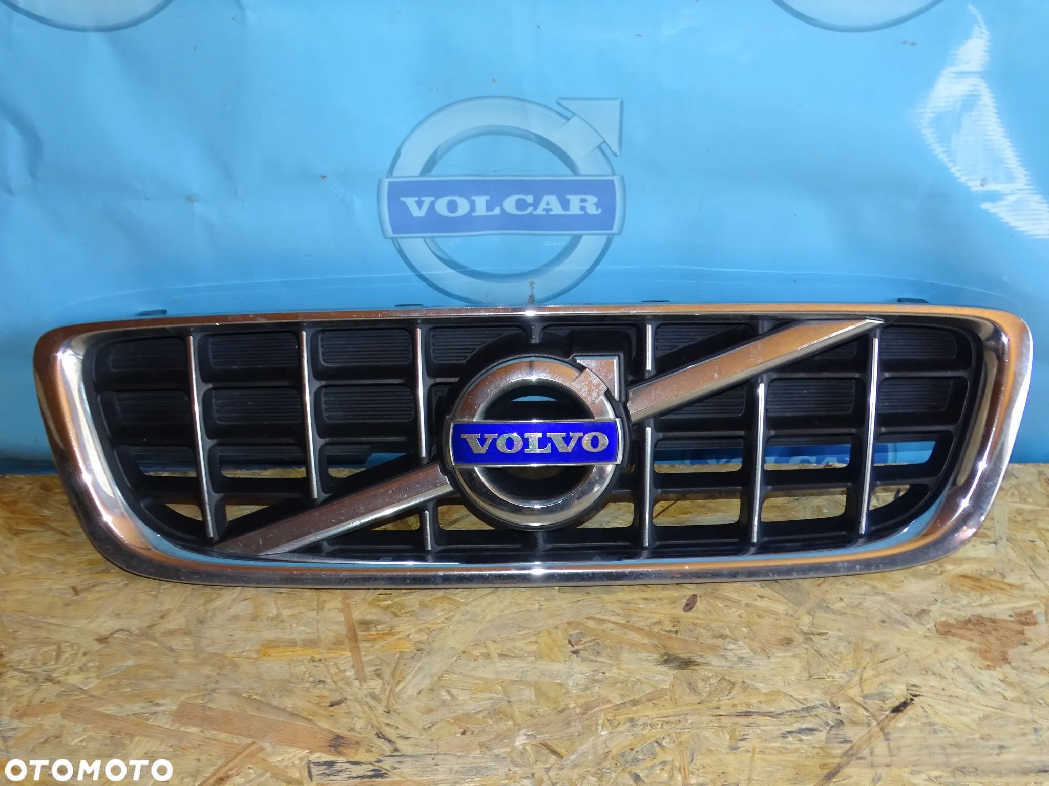 GRILL ATRAPA VOLVO V70 III ORYGINAŁ 31294826 - 1