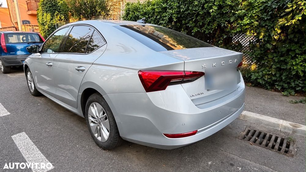 Skoda Octavia 2.0 TDI DSG Style - 4
