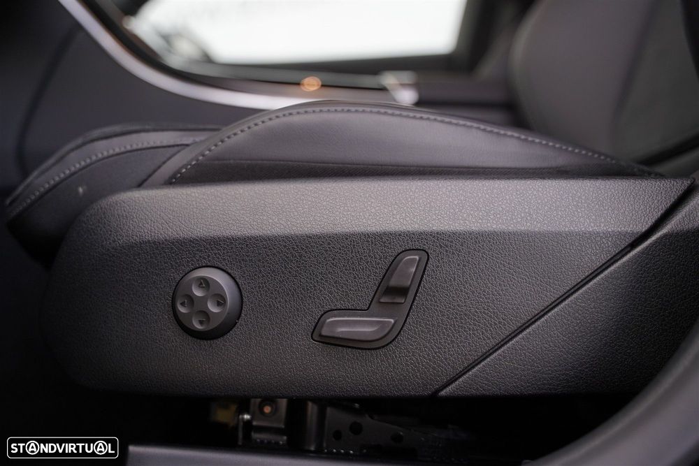 Mercedes-Benz GLC 300 de Coupe 4Matic - 34