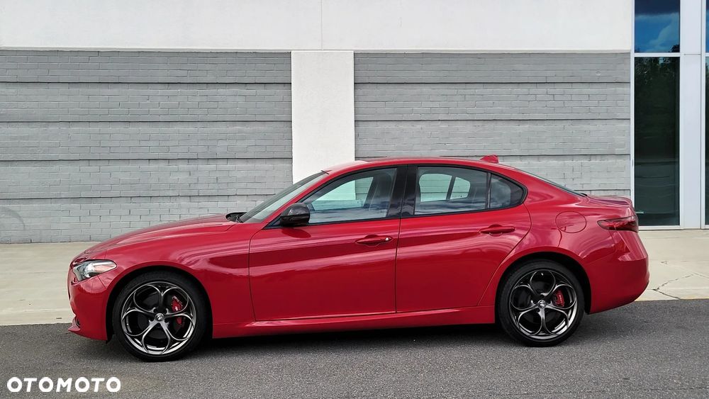 Alfa Romeo Giulia 2.0 Turbo 16V AT8-Q4 Ti - 4