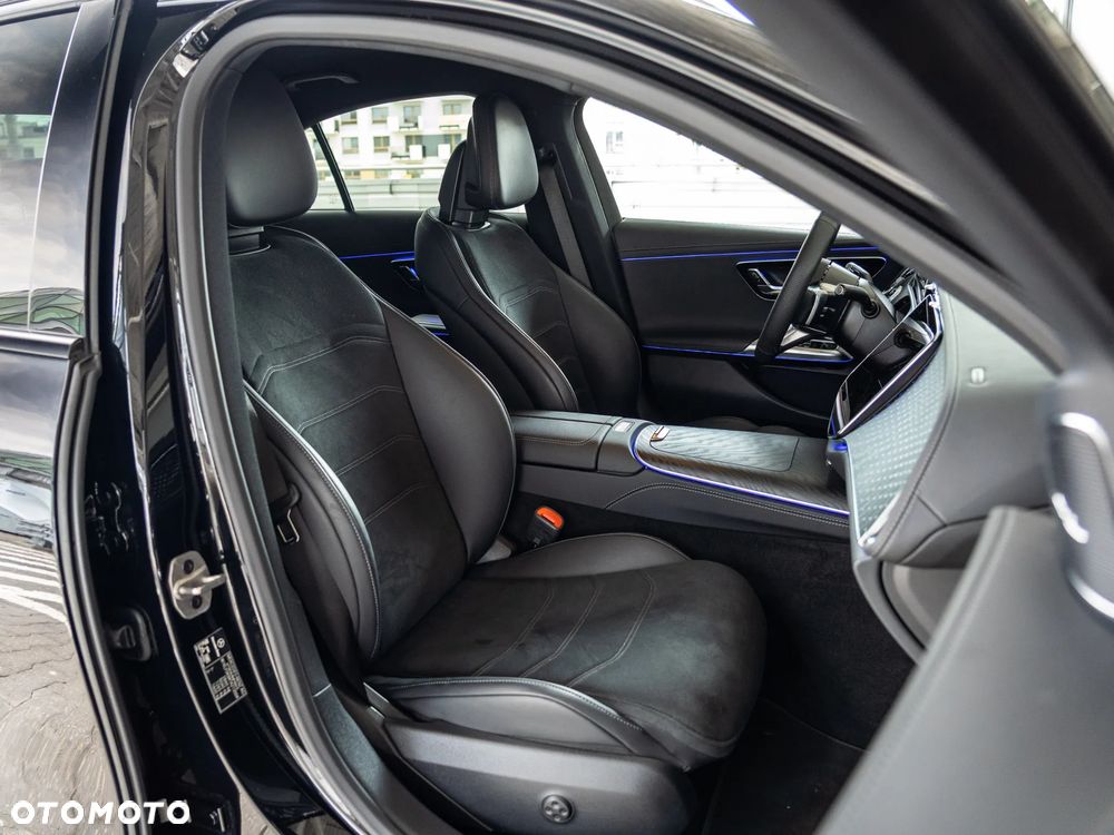 Mercedes-Benz Klasa E 300de 4Matic 9G-TRONIC AMG Line NIGHT Edition - 16