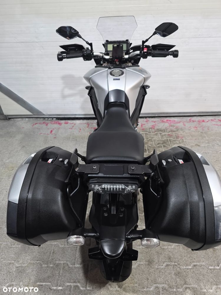 Yamaha MT - 28