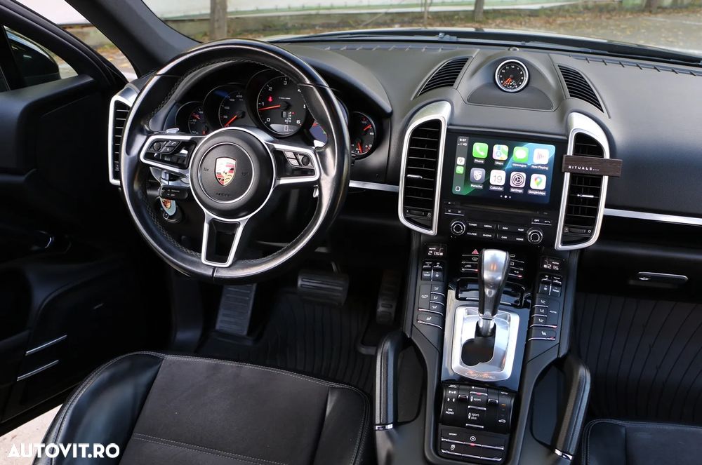 Porsche Cayenne 3.0 L - 9
