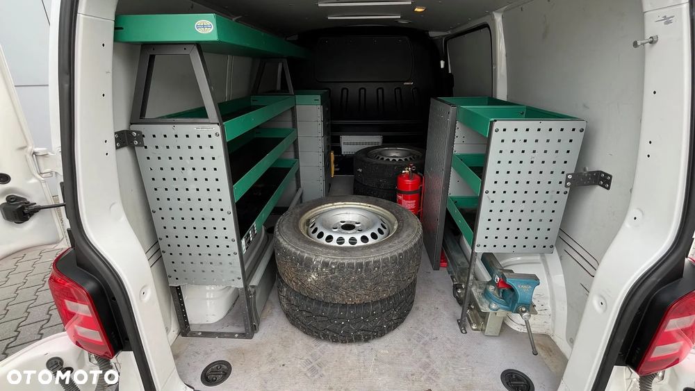 Volkswagen Transporter - 16