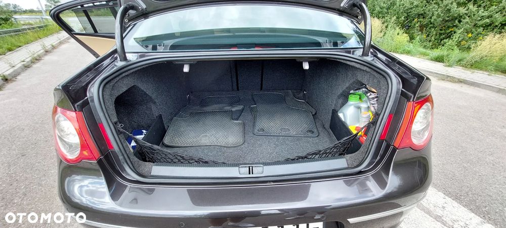 Volkswagen Passat 2.0 TDI DPF Highline - 7