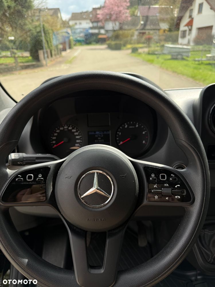 Mercedes-Benz Sprinter - 11