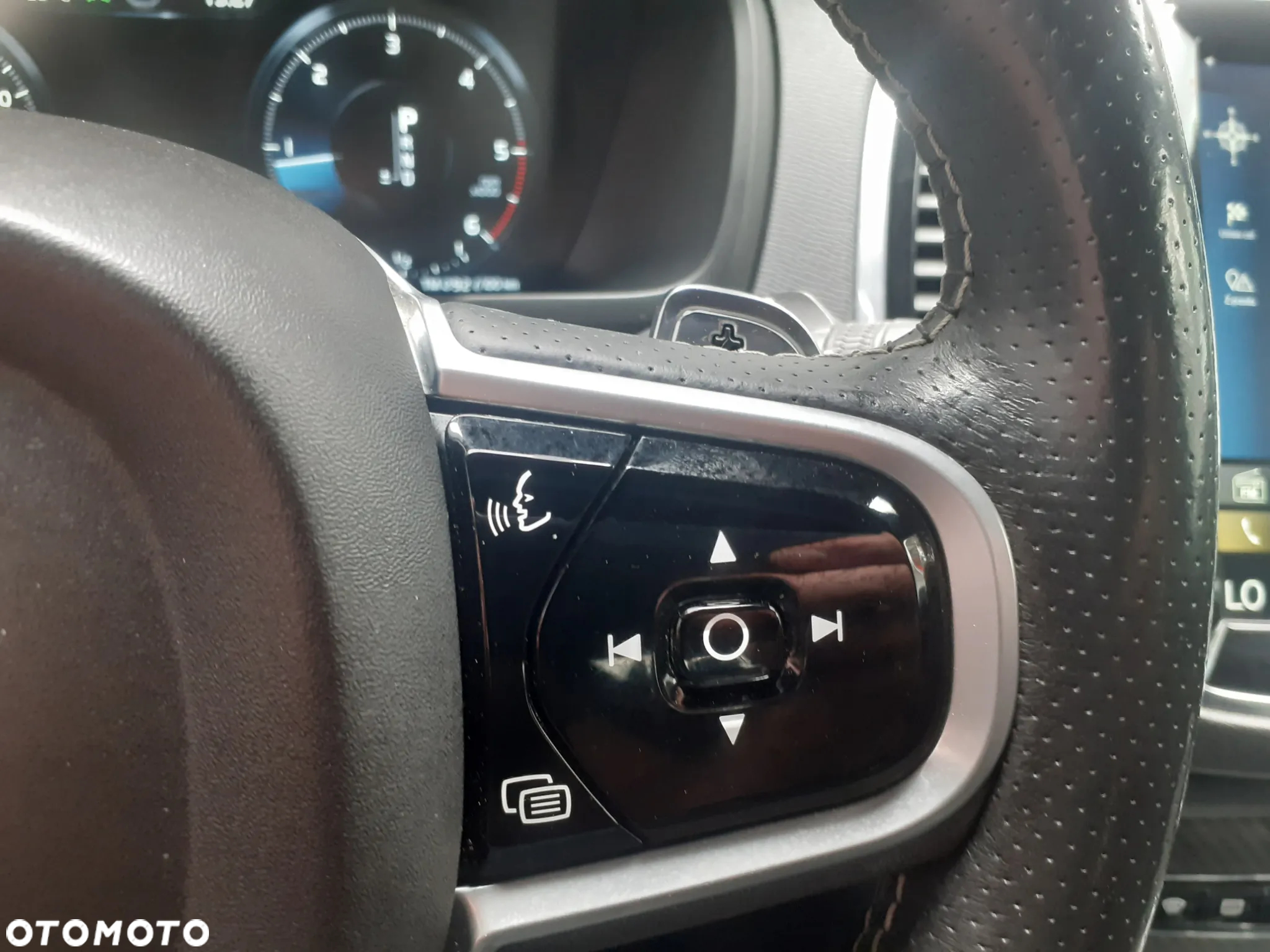Volvo XC 90 D4 FWD R-Design 7os - 14