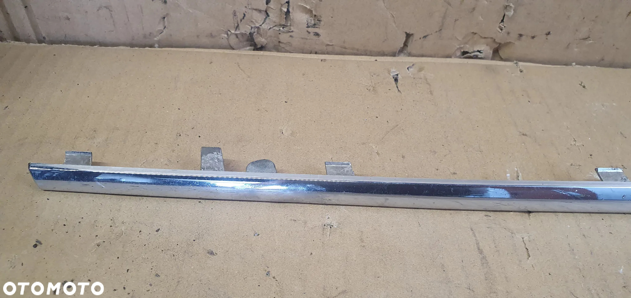 Listwa chrom Grilla atrapy Mercedes R-Klasa W251 A2518880085 - 3