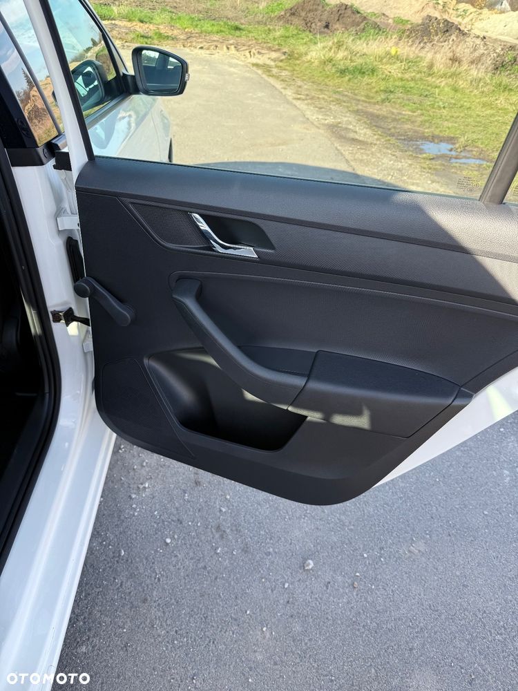 Skoda RAPID 1.6 TDI DPF Active - 11