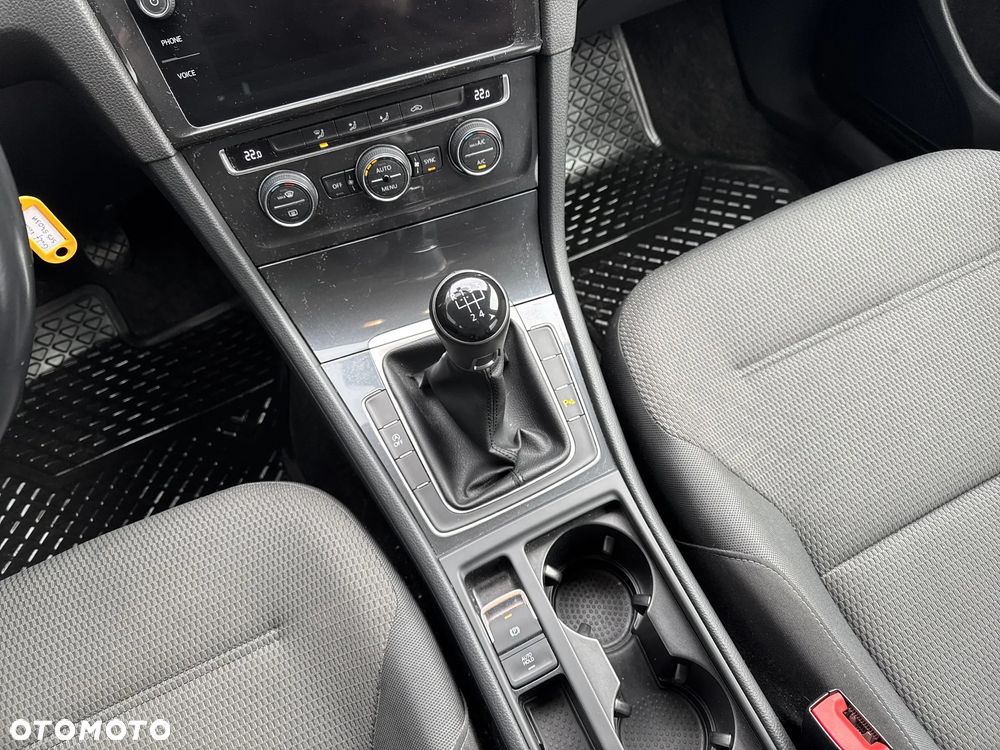 Volkswagen Golf 1.6 TDI BMT Comfortline - 11