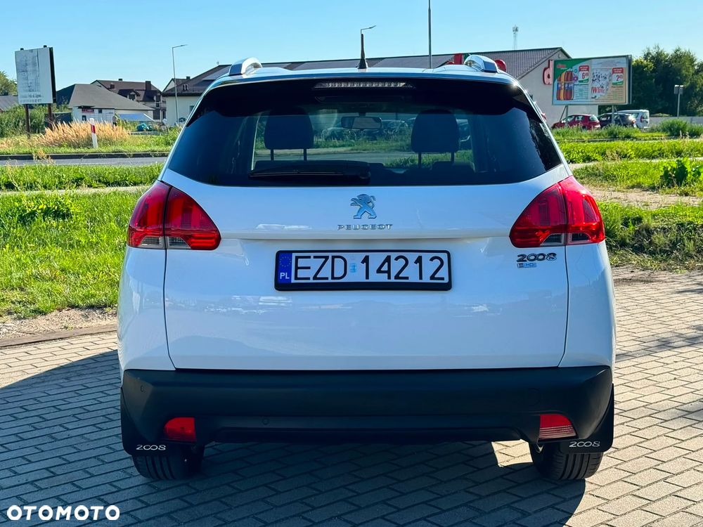 Peugeot 2008 1.6 e-HDi Style S&S - 12