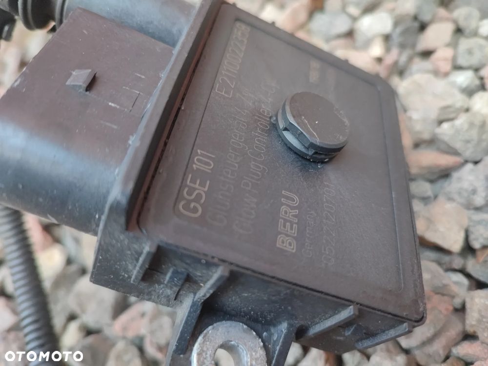 BMW E46 / E60 / E90 / E87 / E83  ORYGINALNY STEROWNIK ŚWIEC ŻAROWYCH + WIĄZKA DO SILNIKÓW GAMY M47D20 ( 150KM / 163KM ) 2.0D / 1.8D BERU O NR.  12 21 7 786 821 /  12 21 7 801 200 OEM SPRAWNY W 100% NUMERY BERU E2110022358 - 7