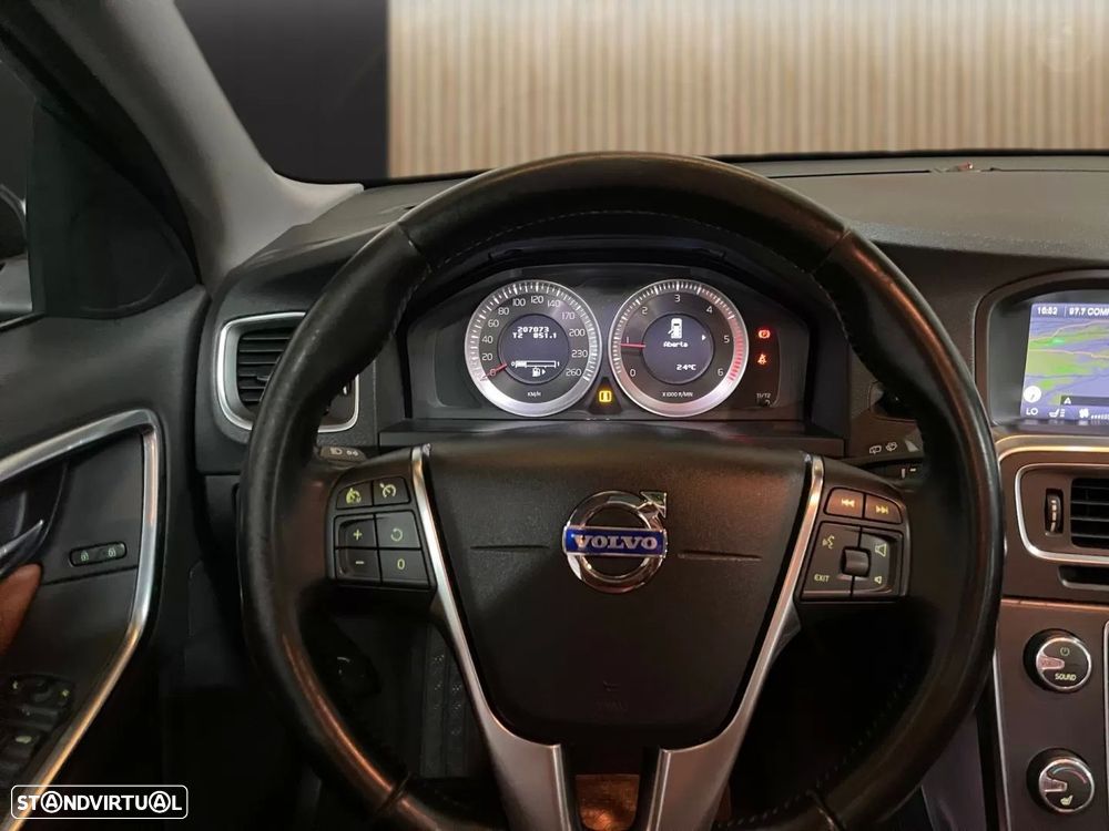 Volvo V60 D2 Summum - 9