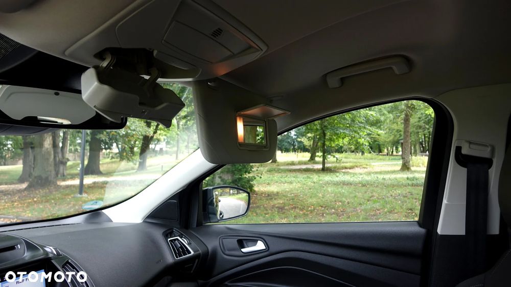 Ford Kuga 1.5 EcoBoost 2x4 Titanium - 6