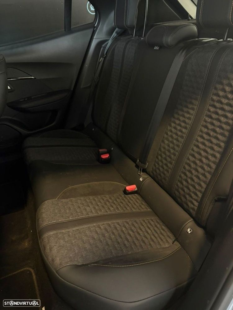Peugeot e-2008 50 kWh Active - 7
