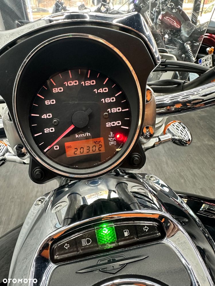 Suzuki Intruder - 23