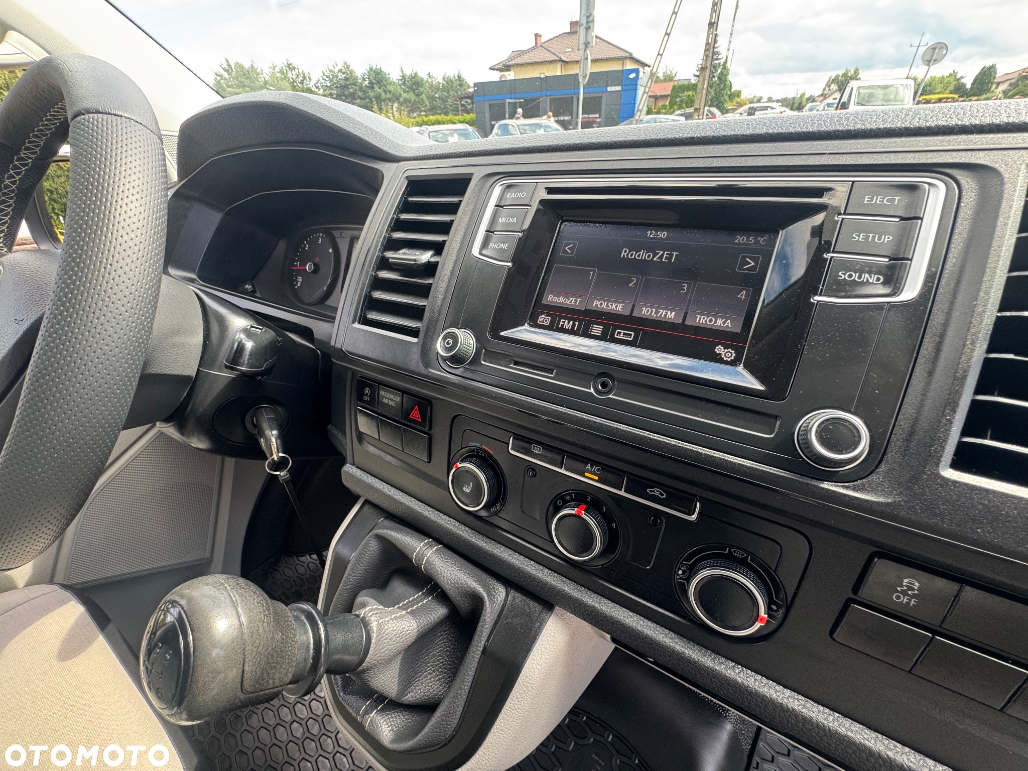 Volkswagen Caravelle 2.0 TDI L1 Highline - 27