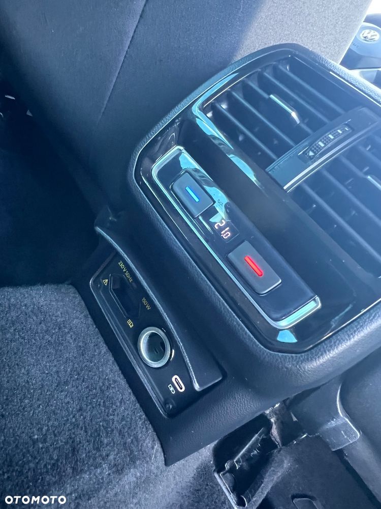 Volkswagen Passat - 30