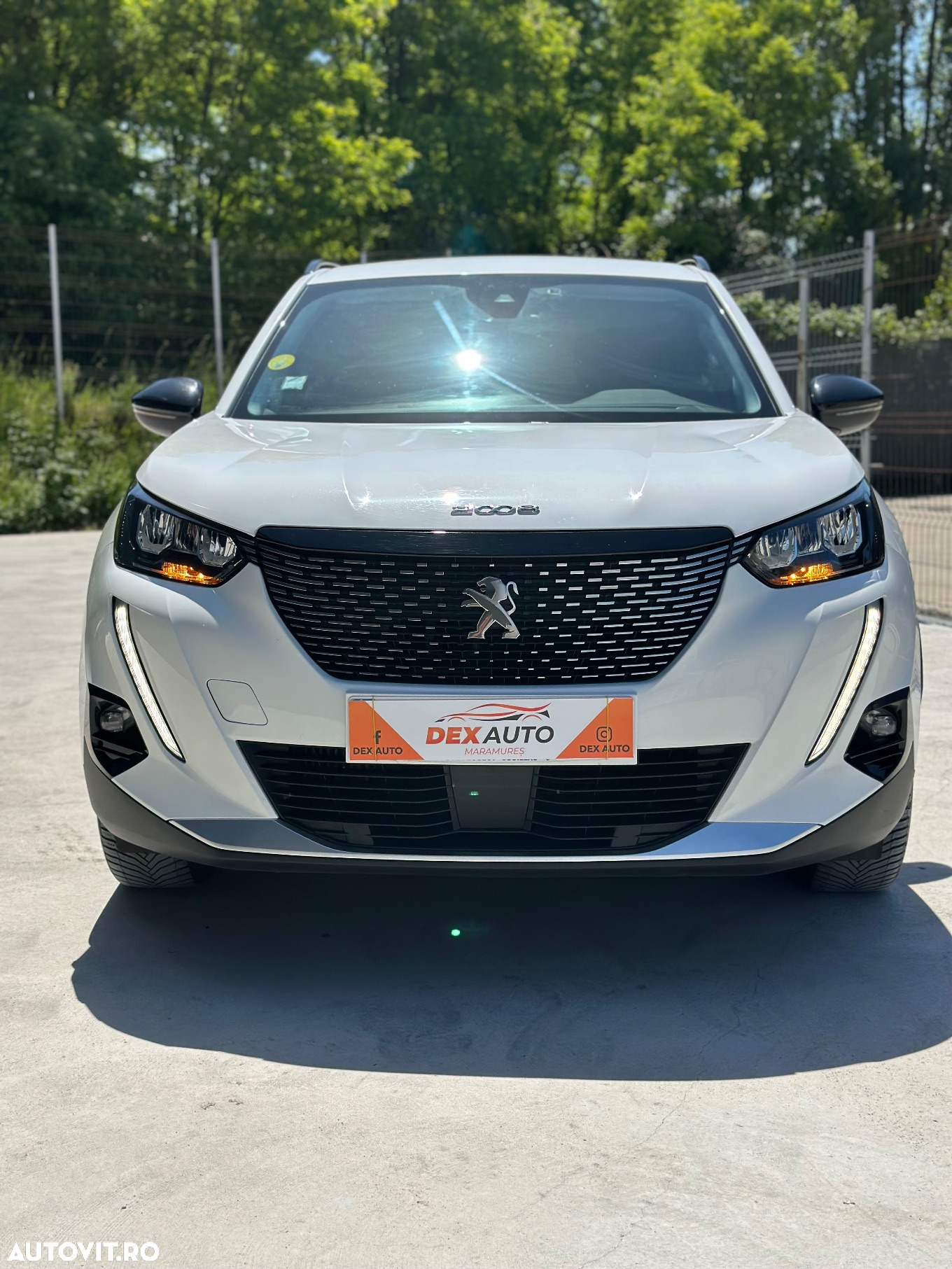 Peugeot 2008 1.5 BlueHDI 130 S&S EAT8 Allure - 4