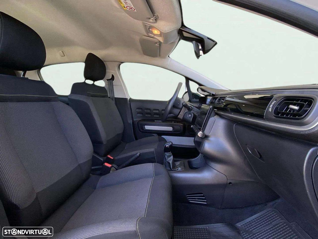 Citroën C3 1.2 PureTech Plus - 19