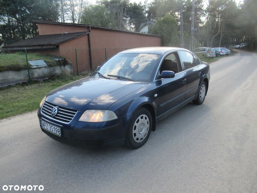 Volkswagen Passat - 1