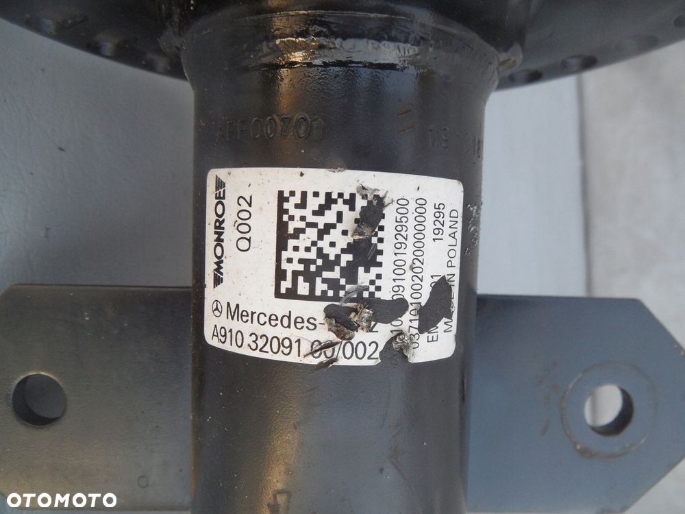 MCPERSON MCPHERSON ZWROTNICA PRAWY PRZÓD MERCEDES SPRINTER A910 910 - 2