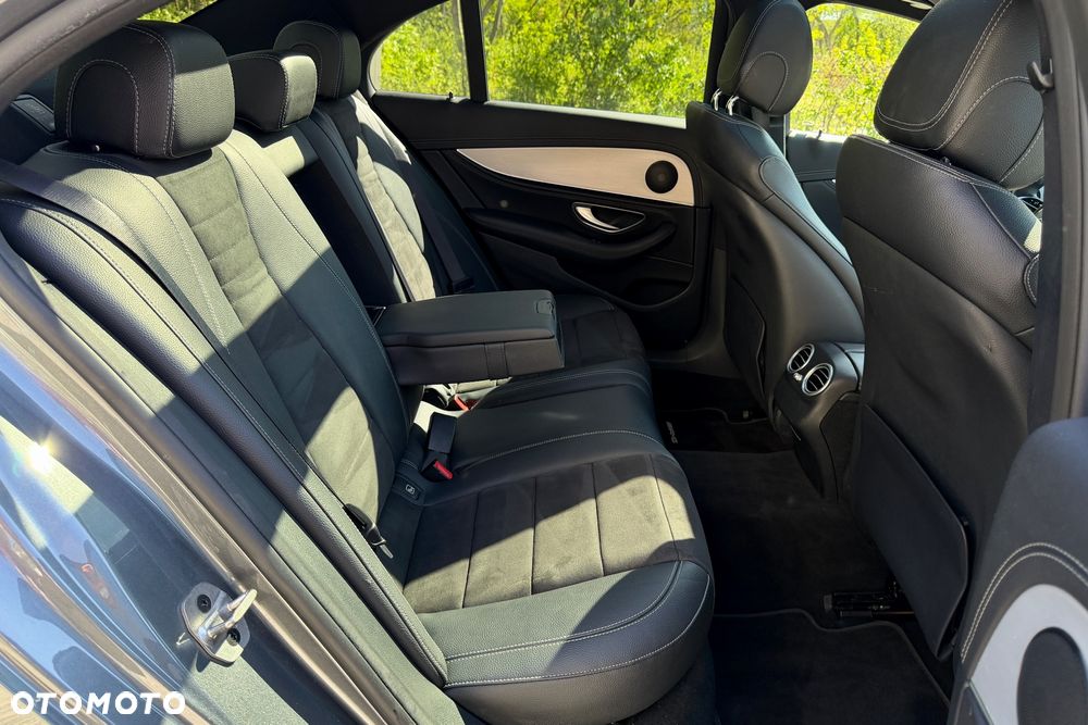 Mercedes-Benz Klasa E 220 d 4-Matic AMG - 17