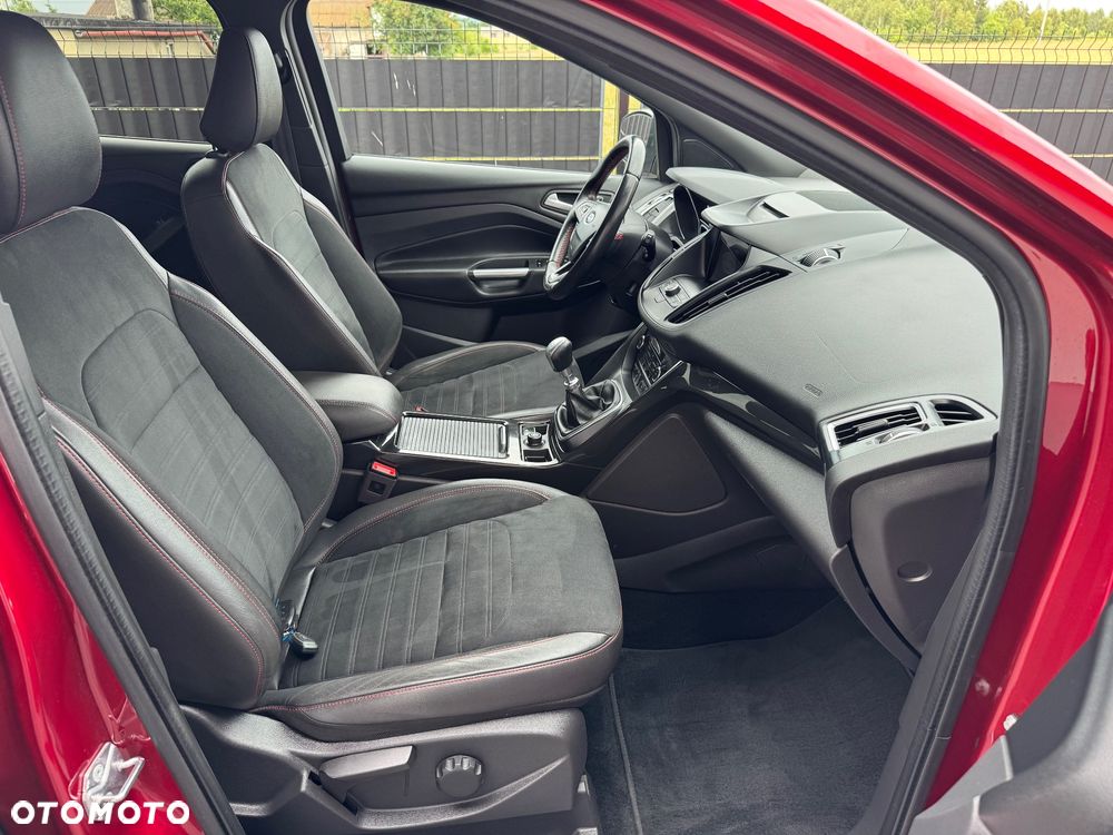 Ford Kuga 1.5 EcoBoost 2x4 ST-Line - 30
