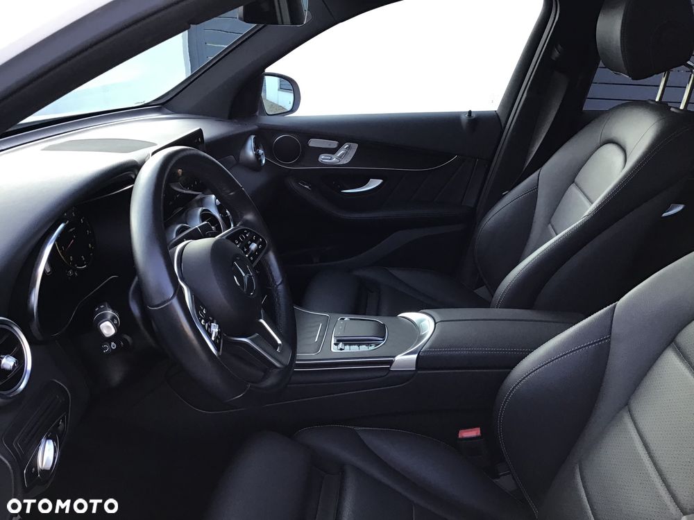 Mercedes-Benz GLC 300 4Matic 9G-TRONIC AMG Line Plus - 18