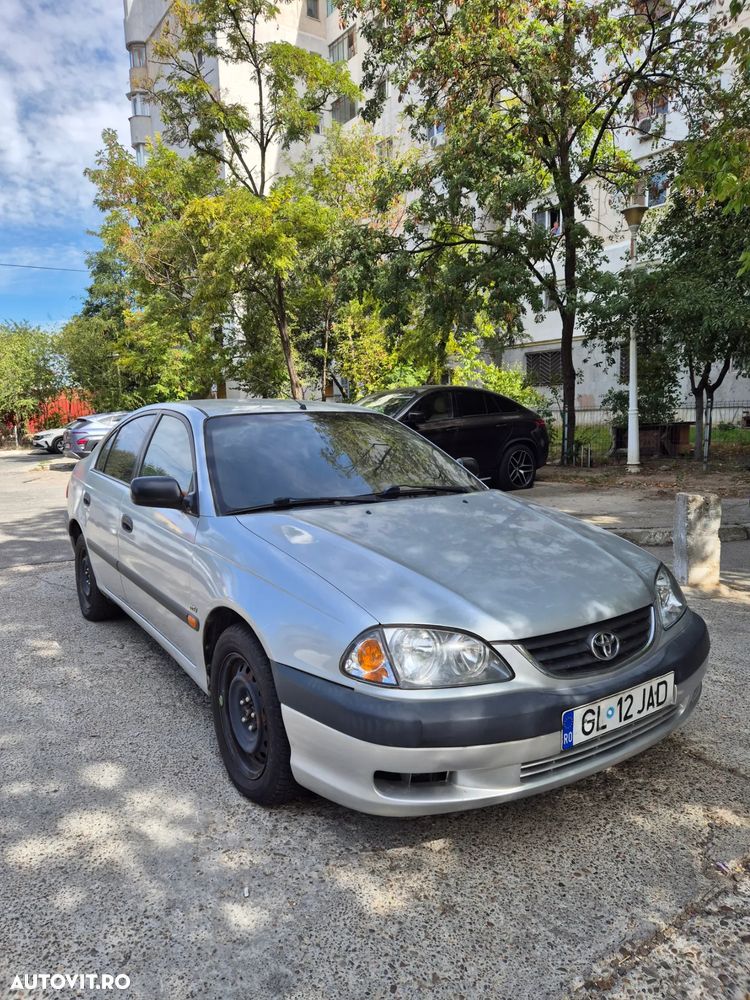 Toyota Avensis 1.6 Sdn. Linea Terra - 2