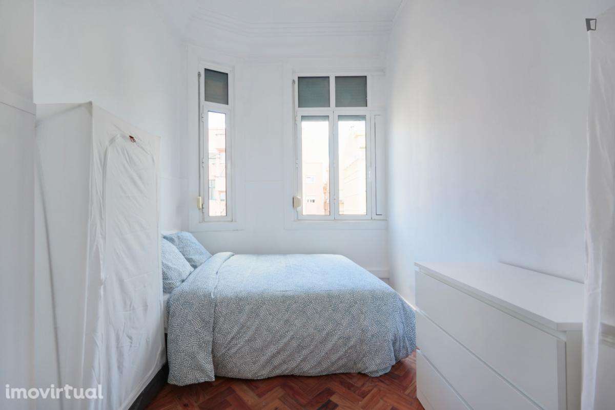 Quarto - localizado em Marquês de Pombal Lisbon - Grande imagem: 2/36