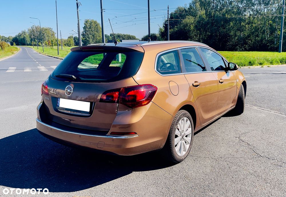 Opel Astra 1.6 Cosmo EU6 - 3