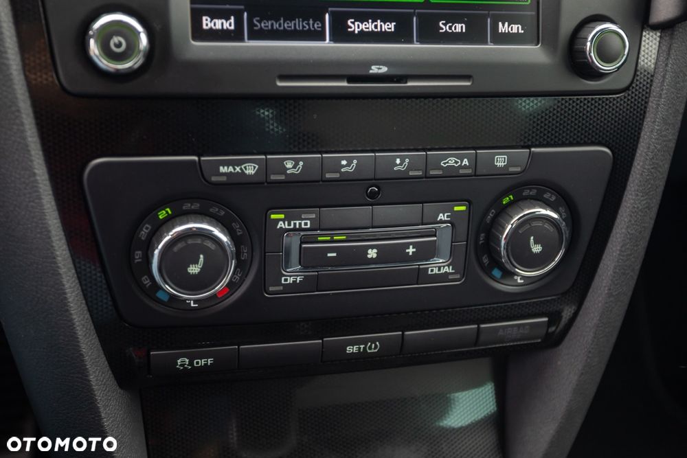 Skoda Octavia 2.0 TDI CR DPF RS - 28