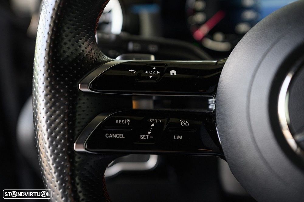 Mercedes-Benz A 250 e AMG Line - 38