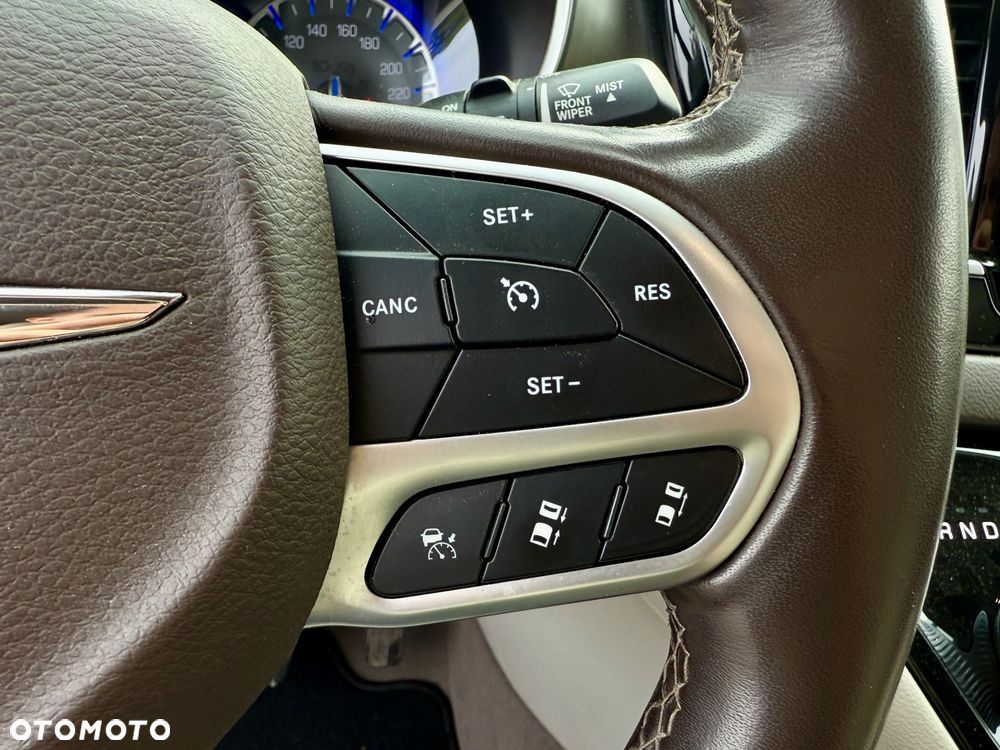 Chrysler Pacifica - 10