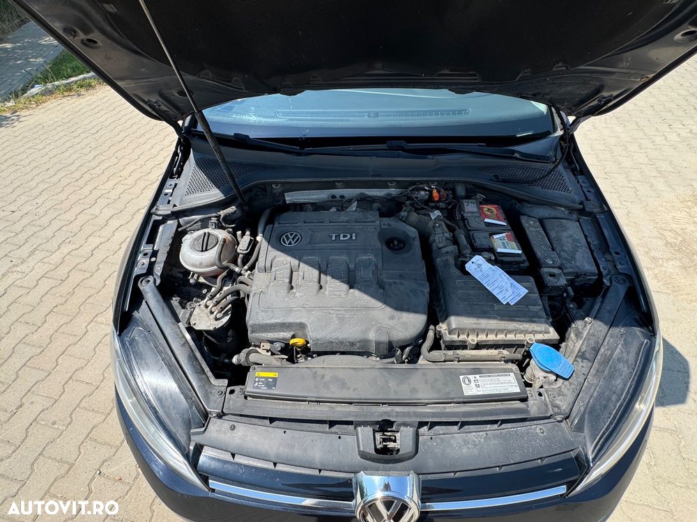 Volkswagen Golf 1.6 TDI DPF Highline - 8