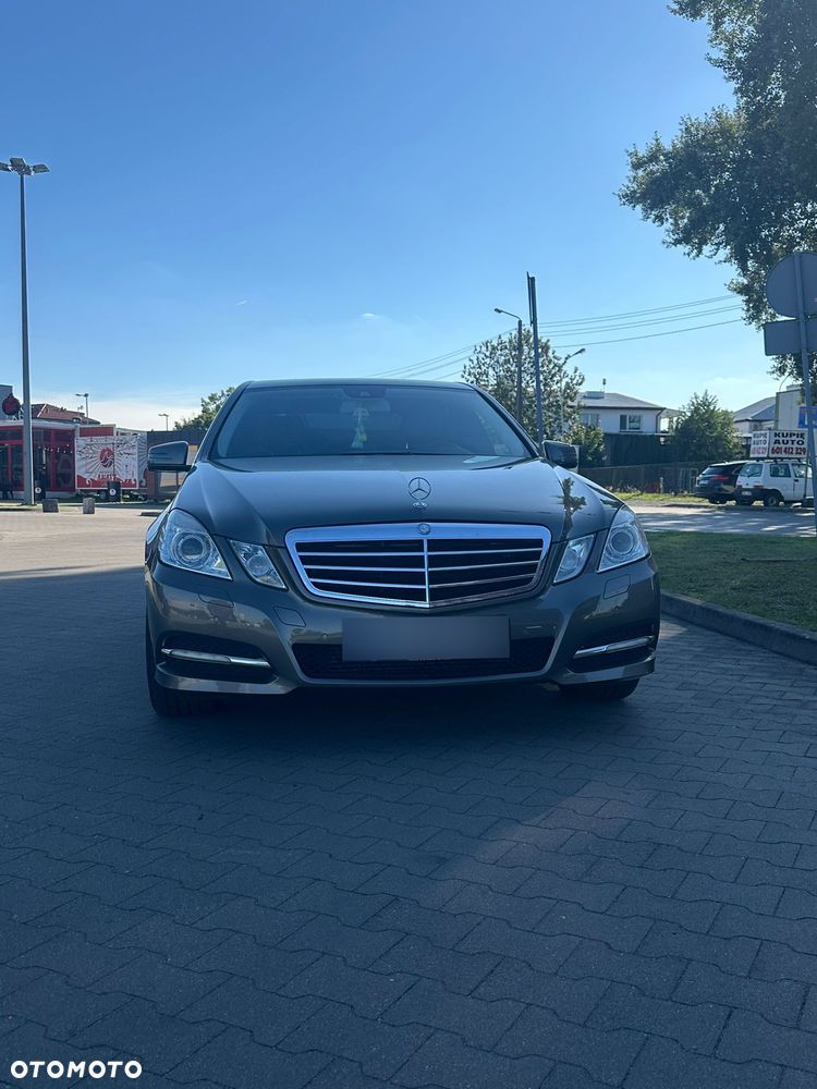 Mercedes-Benz Klasa E 200 CGI BlueEFFICIENCY Avantgarde - 14