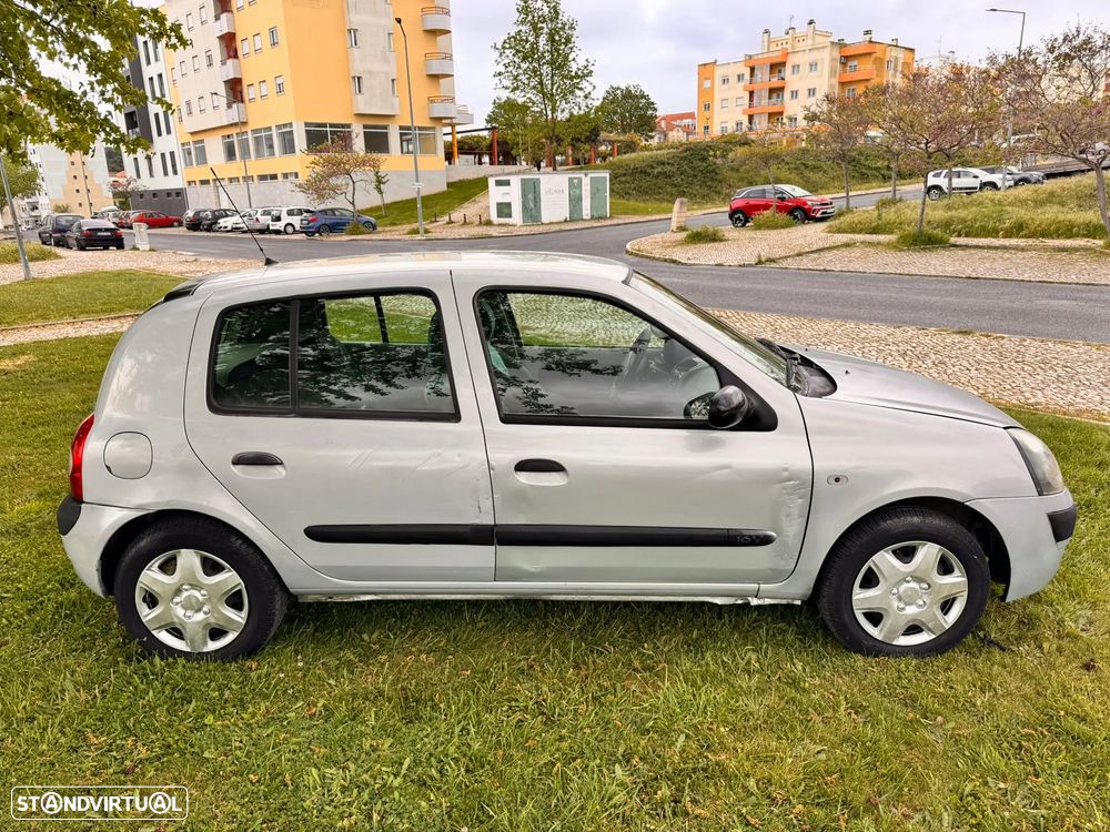 Renault Clio 1.2 16V S - 4