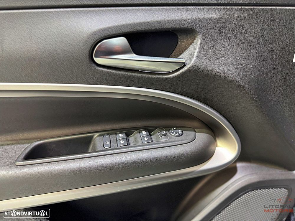 Jeep Avenger 1.2 GSE T3 Altitude - 18